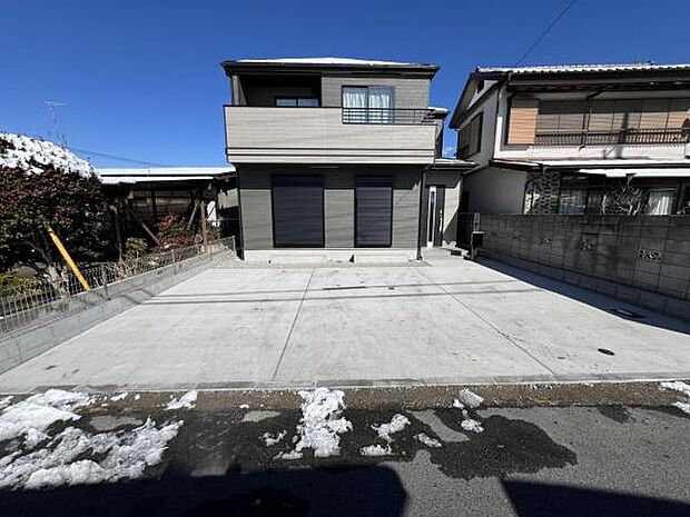 セカンドカーにも便利な駐車2台可能です。