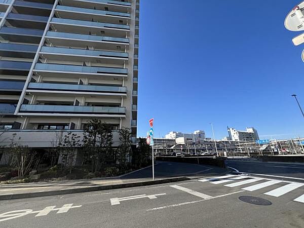 左手前がプラウド宇都宮、右奥が宇都宮駅です。近さがおわかりいただけるのではないでしょうか。