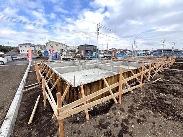 木造2階建てです。