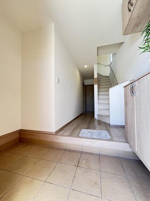 いつも気持ちよくご家族を迎えられる玄関です。