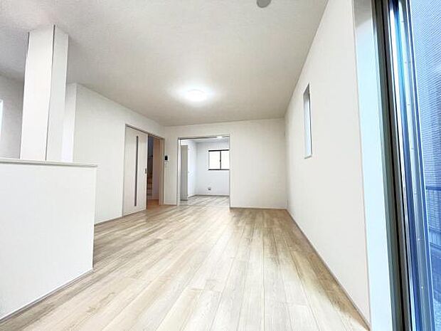 家族団らんの場所としてゆったりと居心地の良いリビングです。