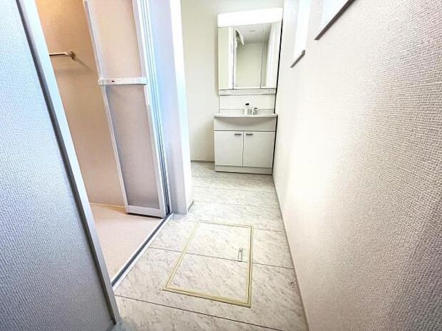 洗面・脱衣所は1階にございます。