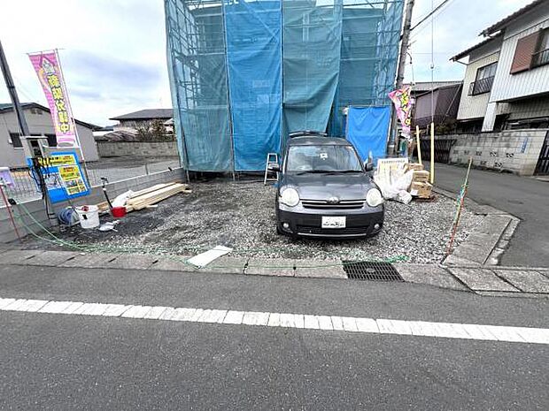 セカンドカーにも便利な駐車2台可能です。