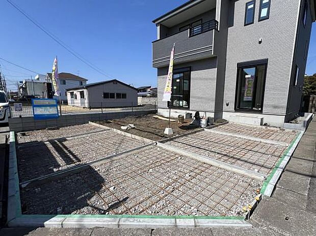 セカンドカーにも便利な駐車2台可能です。