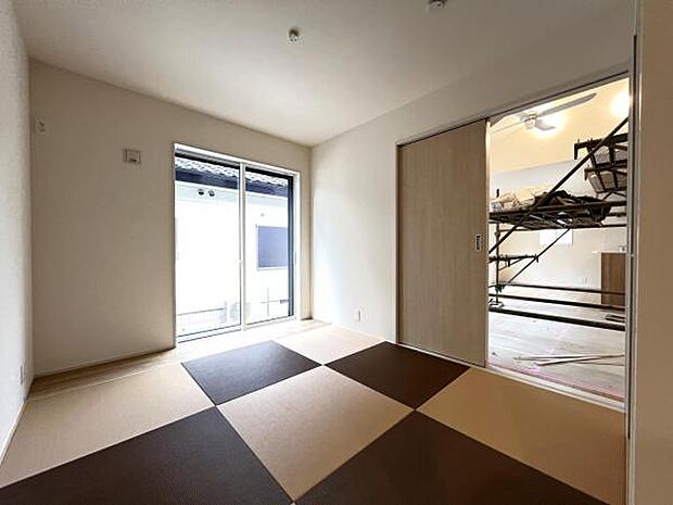 和室スペースです。畳のお部屋は寛げる空間ですね。