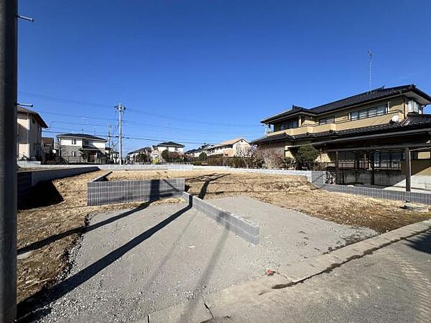 並列3台駐車可能なので、ご家族で複数台所有する際や来客時に役立ちます。