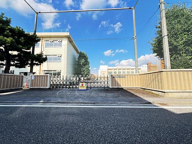 宇都宮市立桜小学校まで約680m（徒歩9分）