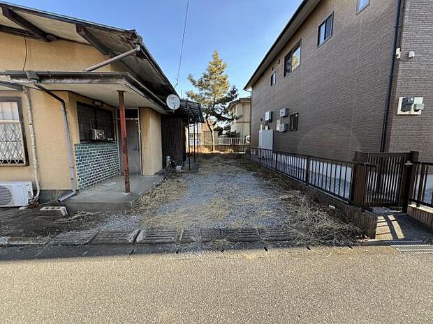 道路側から撮影したお庭のがぞうです。