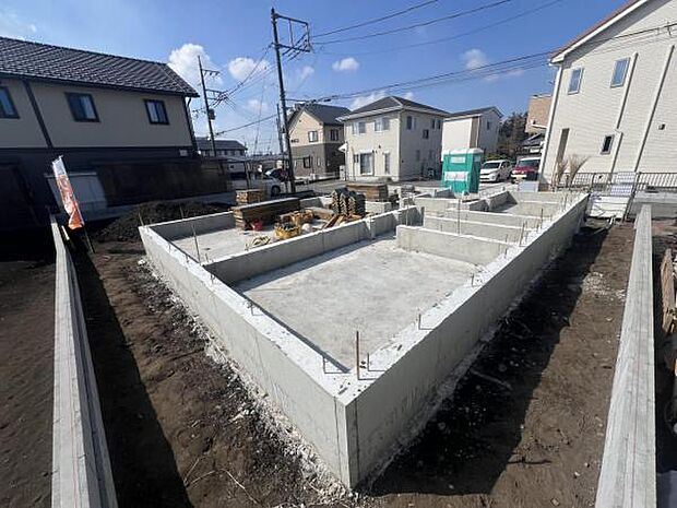 木造2階建です。制振装置「SAFE365」を使用しております。耐震性に気を使ったお住まいです。