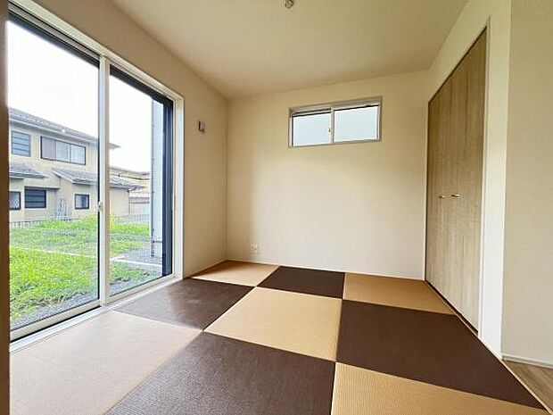 和室スペースです。畳のお部屋は寛げる空間ですね。
