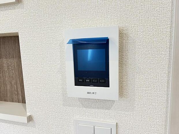 訪問者を確認できるTVモニター付きインターフォンです。
