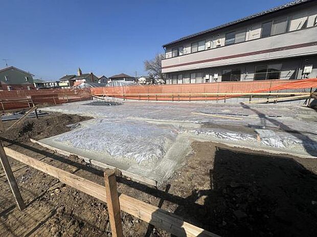 木造2階建てです。