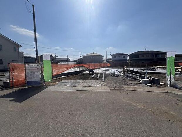 並列3台駐車可能なので、ご家族で複数台所有する際や来客時に役立ちます。