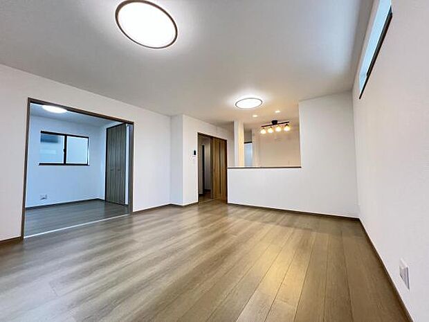 家族団らんの場所としてゆったりと居心地の良いリビングです。