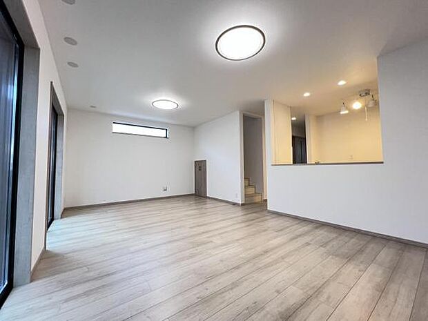 家族団らんの場所としてゆったりと居心地の良いリビングです。