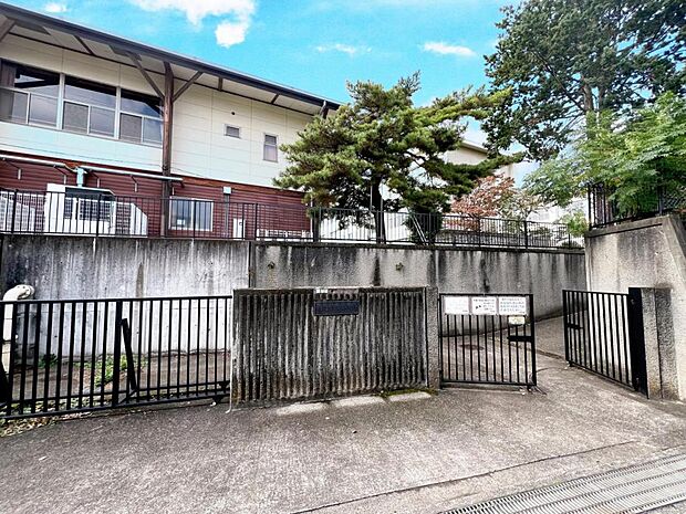 宇都宮市立陽南小学校まで約500m(徒歩7分)