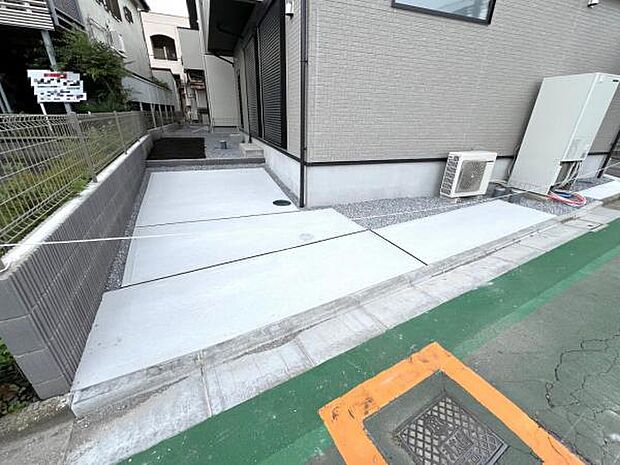 2台の内、1台は建物南側に1台置けます。