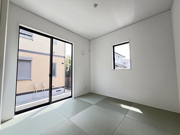 和室スペースです。畳のお部屋は寛げる空間ですね。