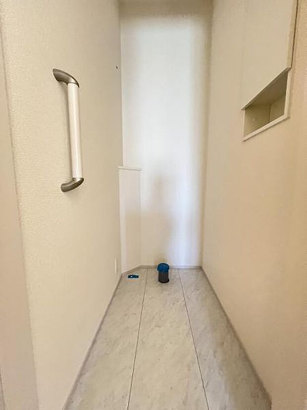 各階にトイレを設けており、ご家族が揃う時もゆとりをもってご利用いただけます。後日、設置予定。