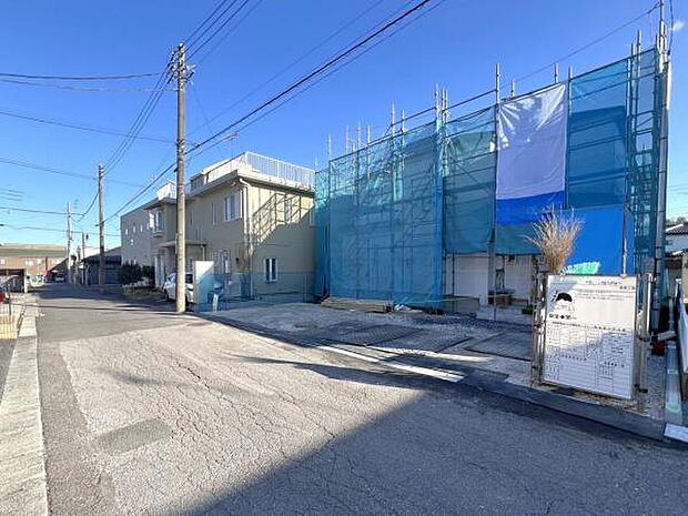 前面道路を含めた現地写真です。ぜひ周辺環境も併せてご覧ください。