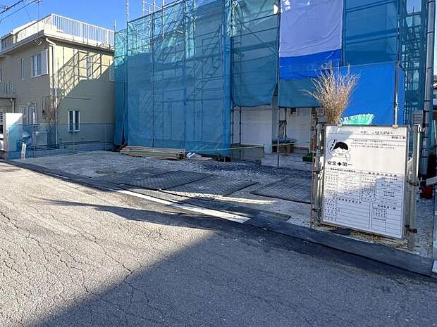 3台駐車可能なので、ご家族で複数台所有する際や来客時に役立ちます。