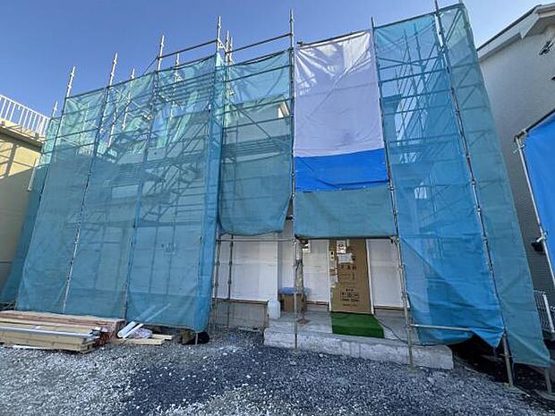 木造2階建てです。