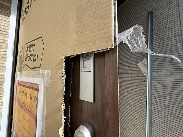 玄関ダブルロック使用です。