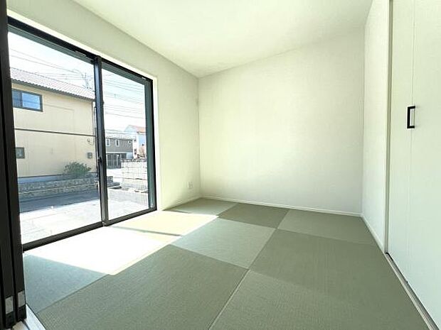 和室スペースです。畳のお部屋は寛げる空間ですね。