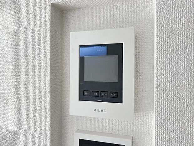 訪問者を確認できるTVモニター付きインターフォンです。