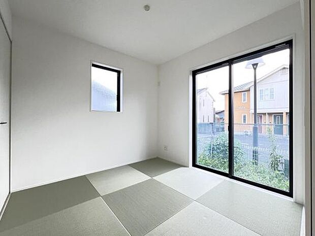 和室スペースです。畳のお部屋は寛げる空間ですね。