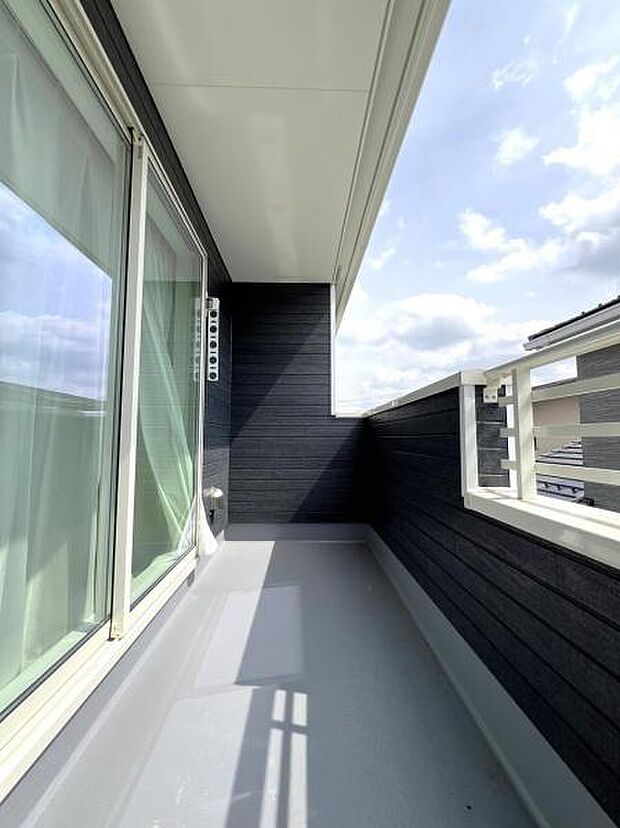 お洗濯ものを気持ち良く太陽の光で干せるのが嬉しいですね。