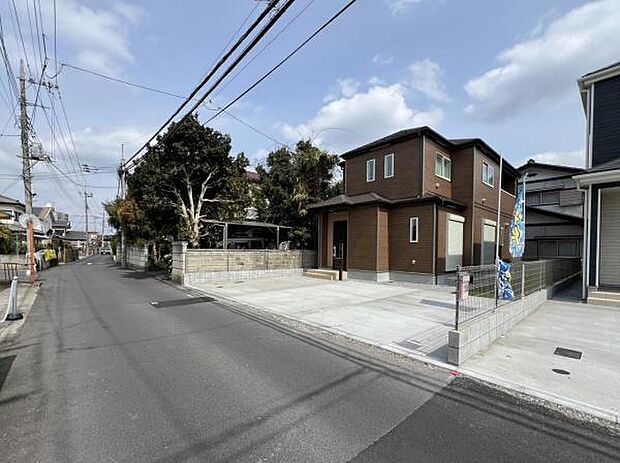 前面道路を含めた現地写真です。ぜひ周辺環境も併せてご覧ください。