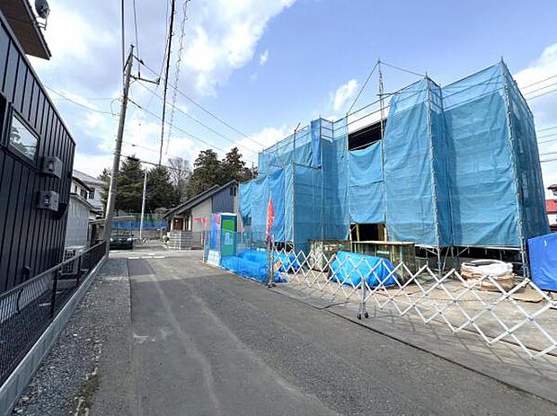 南面道路を含めた現地写真です。ぜひ周辺環境も併せてご覧ください。