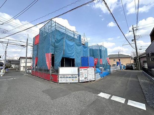 前面道路を含めた現地写真です。ぜひ周辺環境も併せてご覧ください。