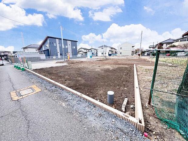 木造2階建てです。