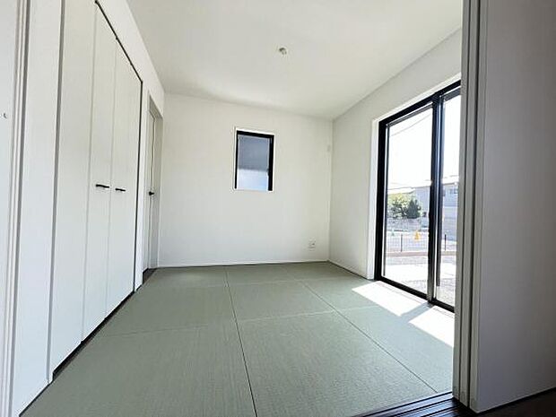 和室スペースです。畳のお部屋は寛げる空間ですね。