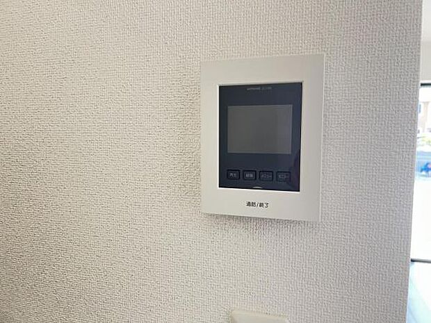 訪問者を確認できるTVモニター付きインターフォンです。