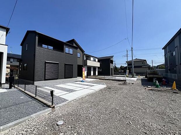 前面道路を含めた現地写真です。ぜひ周辺環境も併せてご覧ください。