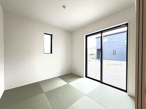 和室スペースです。畳のお部屋は寛げる空間ですね。