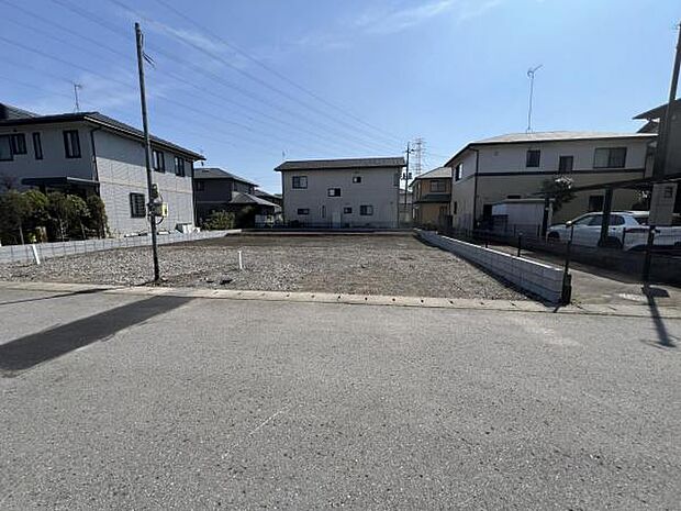 3台駐車可能なので、ご家族で複数台所有する際や来客時に役立ちます。