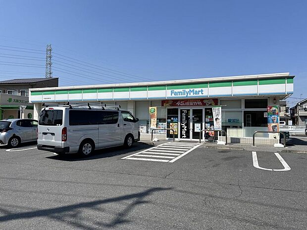 ファミリーマート 宇都宮簗瀬町店まで約330m（徒歩5分）