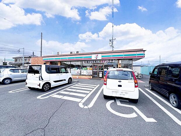 セブンイレブン 栃木蔵の街店まで約400m（徒歩5分）