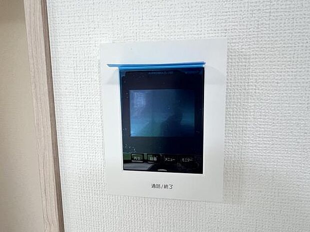 訪問者を確認できるTVモニター付きインターフォンです。
