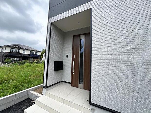 いつも気持ちよくご家族を迎えられる玄関です。