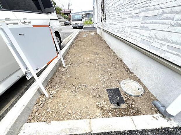 お庭があり開放感たっぷりです。季節のお花を楽しんだり、家庭菜園もお楽しみいただきます。