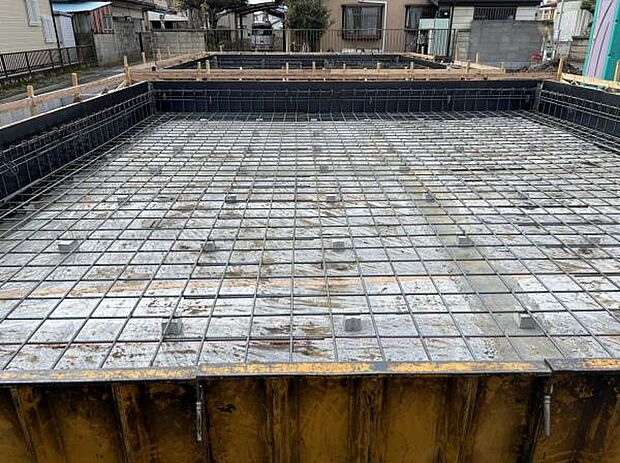 木造2階建て、耐震等級3級です。