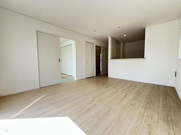 家族団らんの場所としてゆったりと居心地の良いリビングです。