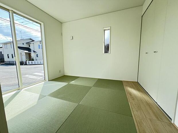 和室スペースです。畳のお部屋は寛げる空間ですね。