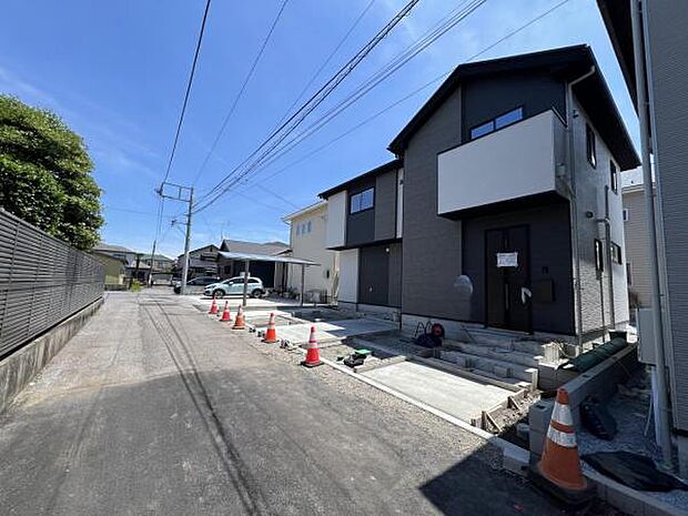 前面道路を含めた現地写真です。ぜひ周辺環境も併せてご覧ください。