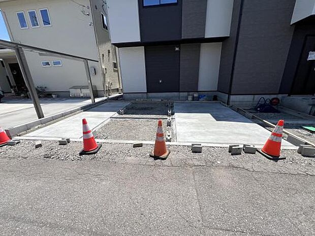 セカンドカーにも便利な駐車2台可能です。